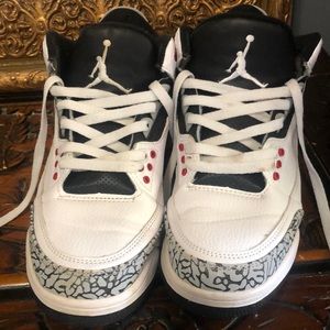 Air Jordan 3 Retro white and black sz 8.5.